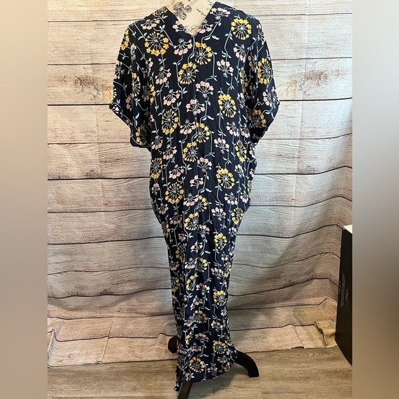 Arket Dress Swedish Design Boxy Floral Print  Pockets v-neck Size 36/6 Small - Picture 3 of 9